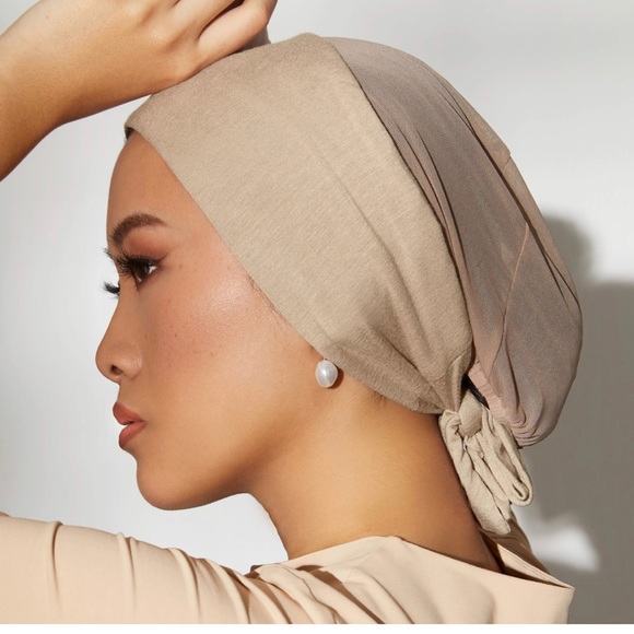 Material: Cotton Jersey + Mesh  hijab under cap - Picture 3 of 4